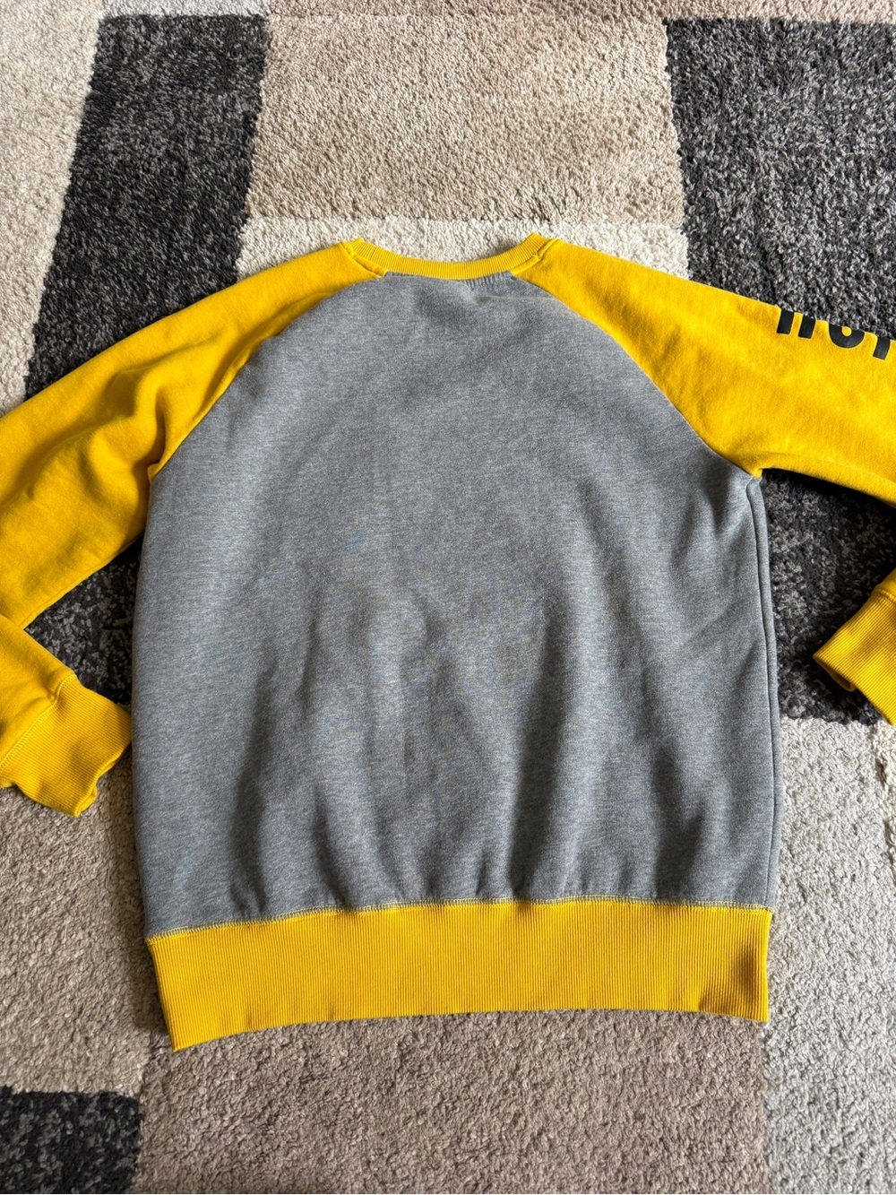 Harry Potter Hufflepuff Womens Medium Sweatshirt - Yellow Gray - Picture 6 of 11